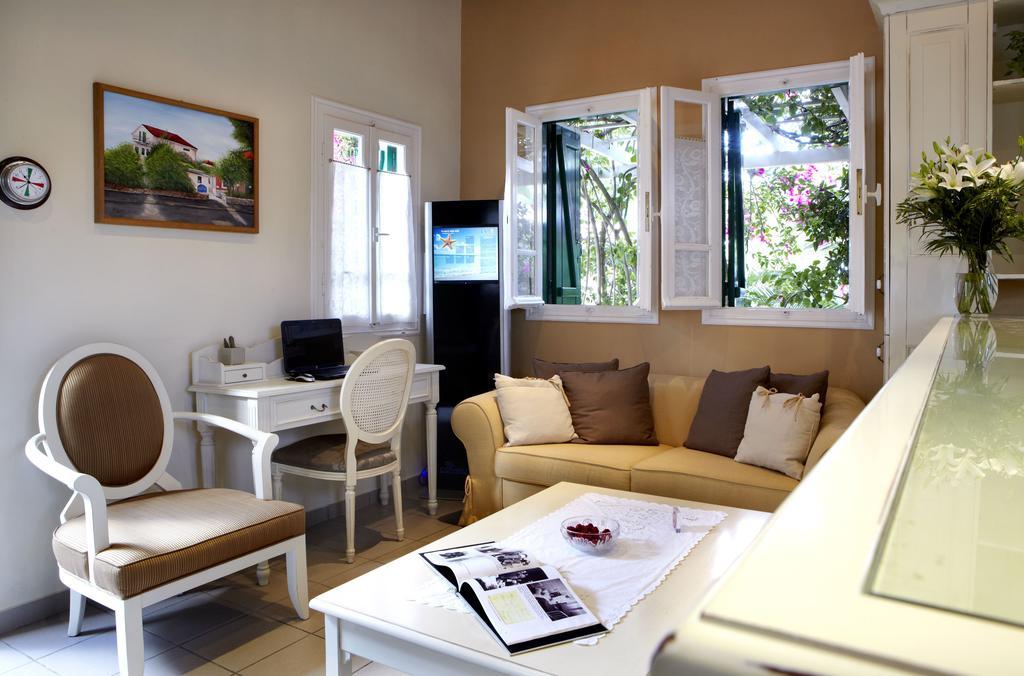 Dafnoudi Hotel Apartments Antipata  Exteriör bild