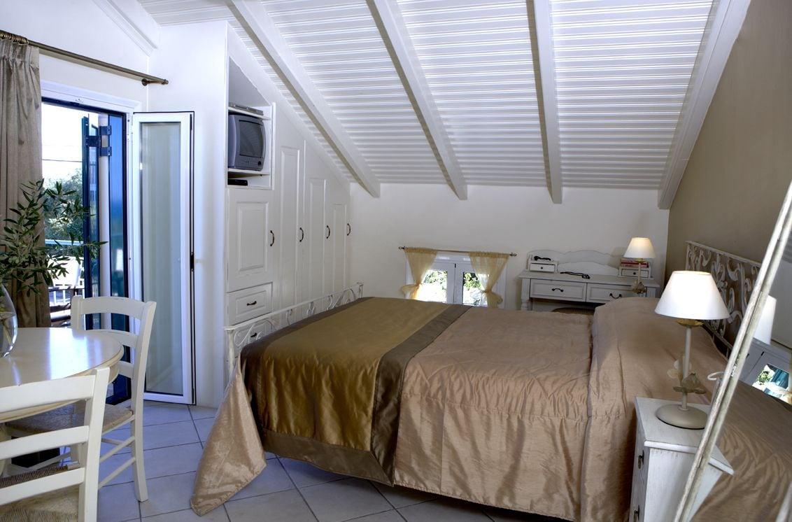Dafnoudi Hotel Apartments Antipata  Exteriör bild