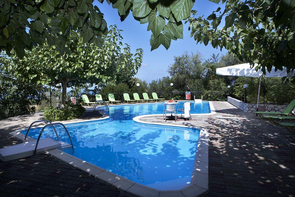 Dafnoudi Hotel Apartments Antipata  Exteriör bild
