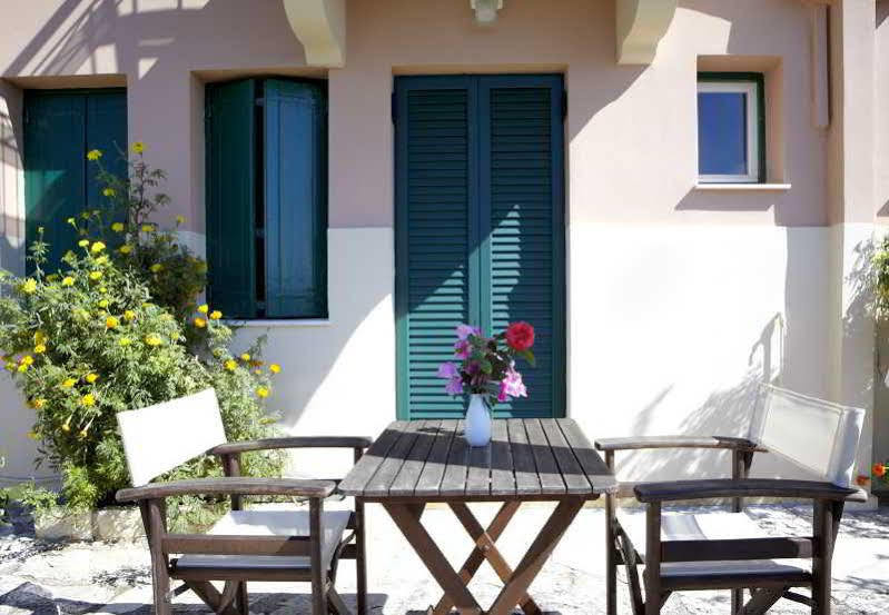 Dafnoudi Hotel Apartments Antipata  Exteriör bild
